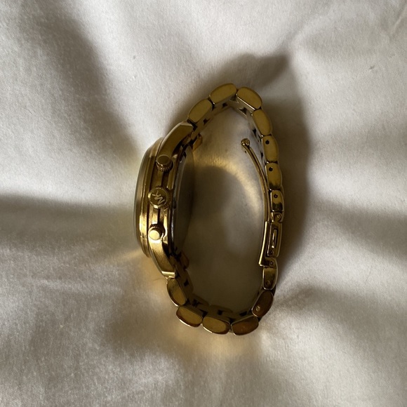 Michael Kors Gold watch - Picture 2 of 8